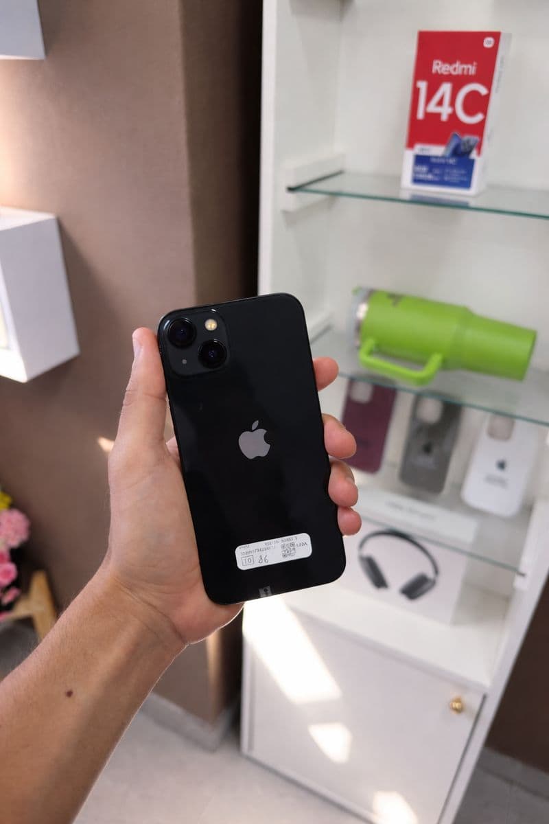 iPhone 13 Medianoche