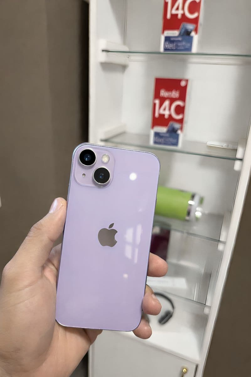 iPhone 14 Violeta